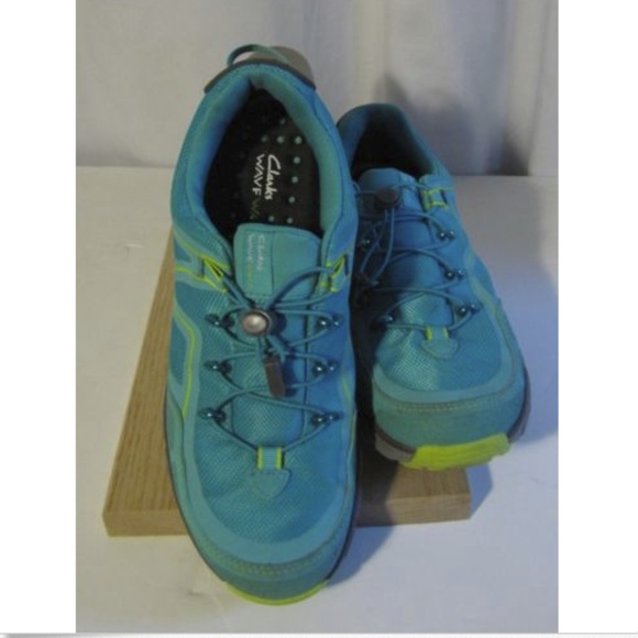 clarks wave walk gore tex